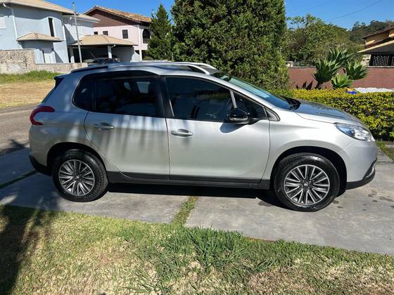 PEUGEOT 2008 1.6 16V FLEX ALLURE 4P AUTOMÁTICO PEUGEOT 2008 1.6 16V FLEX ALLURE 4P AUTOMÁTICO
